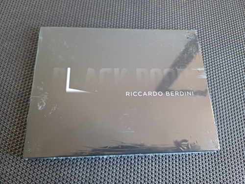 Black door magic - black, trick