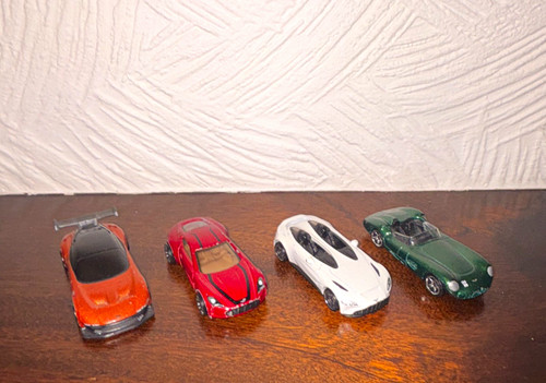 Hot wheels lot diecast - of, 4