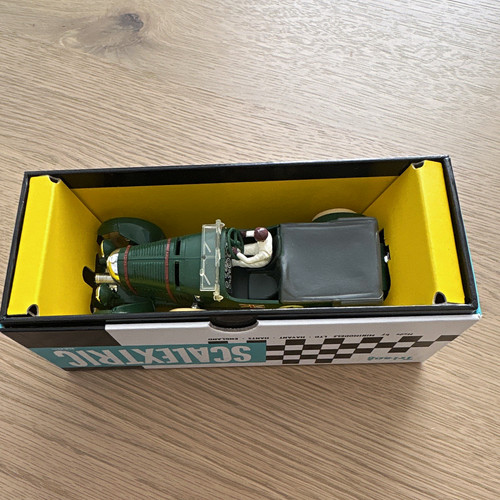 Scalextric bentley analogue - bentley,