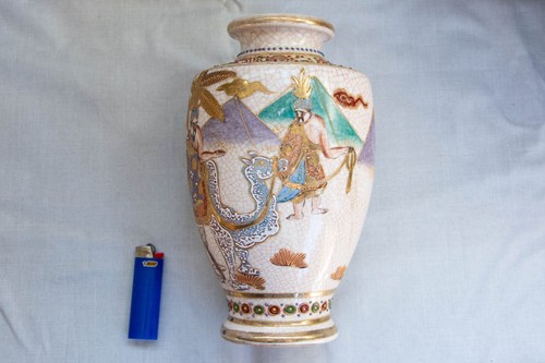 Large satsuma vase - w, moriage
