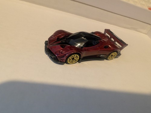 Hot wheels pagani - hot,