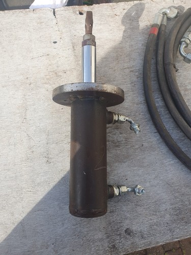 Hydraulic ram - hydraulic,