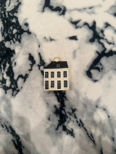 Empty klm house 106 - empty,
