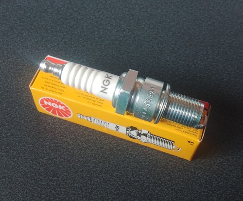 Vespa spark plug ngk - t5,