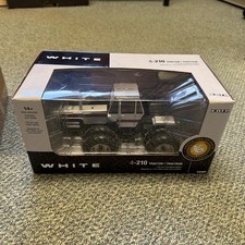 1/32 Ertl White 4-210 -