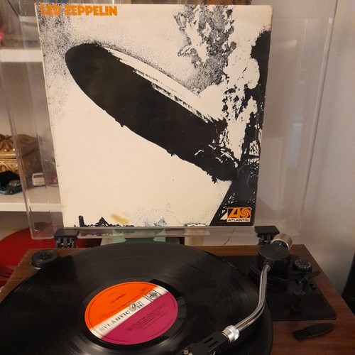 Led zeppelin debut album - led,