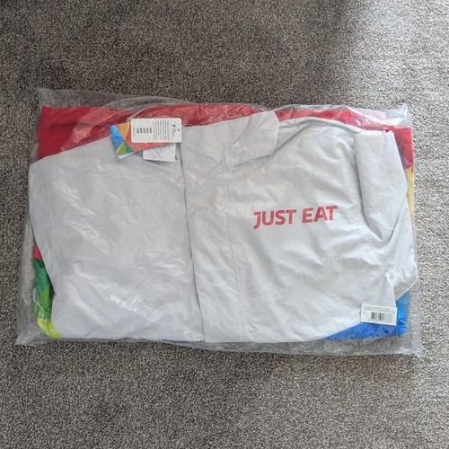 Just eat recycled outer - just,