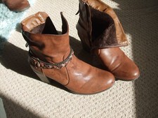 LADIES PAVERS FUR LINED TAN BOOTS