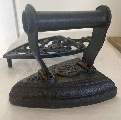 Antique flat dry iron - antique,