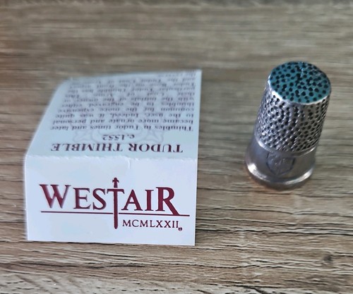 Vintage pewter tudor thimble - pewter,