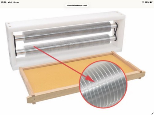 Honey extraction roller - honey,