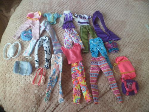 Barbie dolls bundle - , clothes