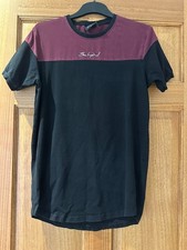 MENS BLACK/WINE T-SHIRT MEDIUM BEE INSPIRED