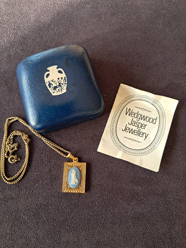 Wedgwood jasperware cameo - jasperware,