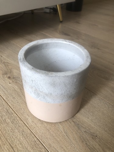 Pink and concrete effect - and,
