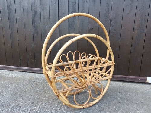 Newspaper stand retro flower - stand,
