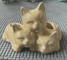 Adorable Vintage Yellow