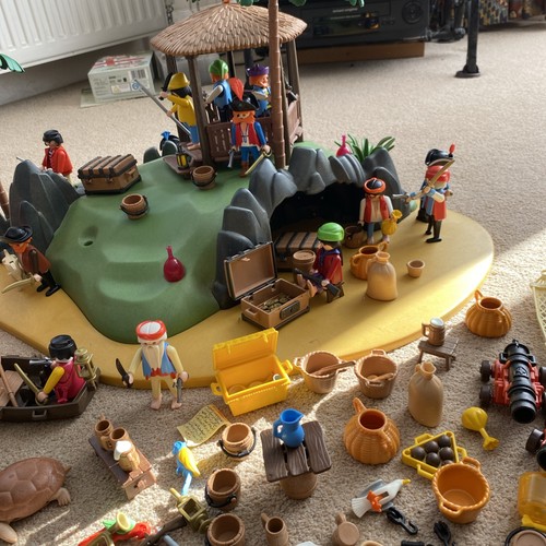 Playmobil pirate island with - pirate,