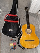 Lauren 100N Accoustic Guitar