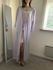 Vtg 70s triumph - soft, lilac