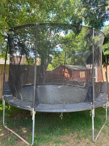 Foot family size trampoline - 15,