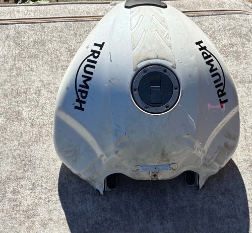 Triumph 1050 speed triple - triumph,