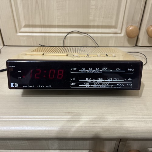 Pye electronic clock radio - pye,