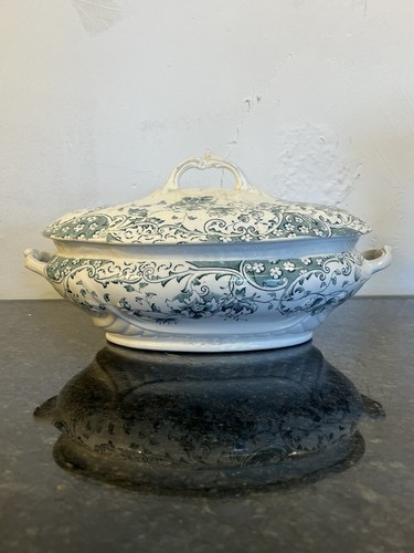 Victorian covered soup tureen - soup,
