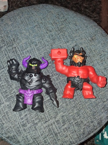 Rare goo jit figures black - rare,
