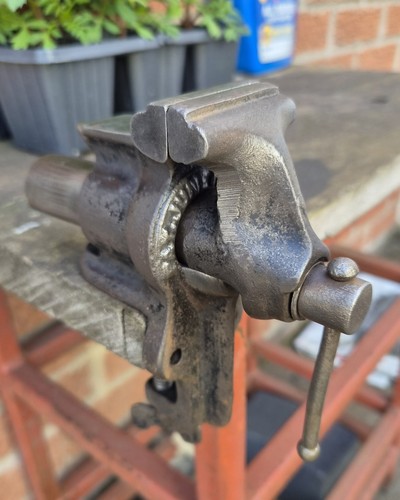 Rare vintage small barrel vice - rare,