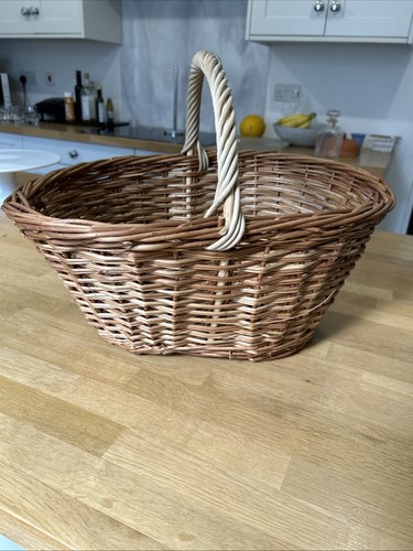 Vintage wicker picnic - vintage,