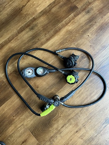 Scubapro regulator triple - &,
