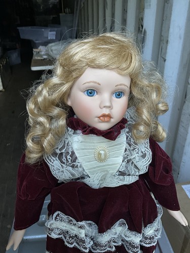 Two beautiful dolls - dolls,, very