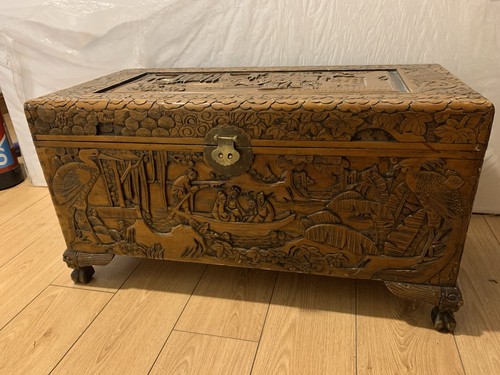 Chinese wood carving box - ,