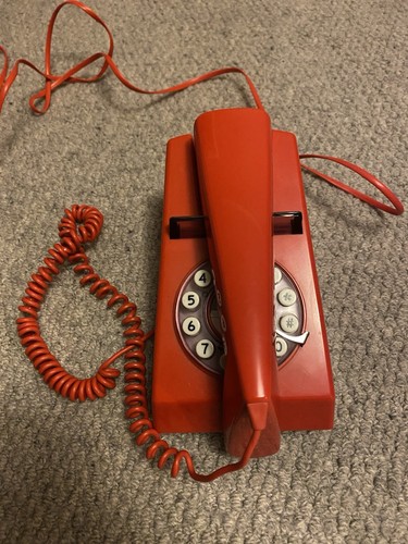 Wild wolf trimphone - &,
