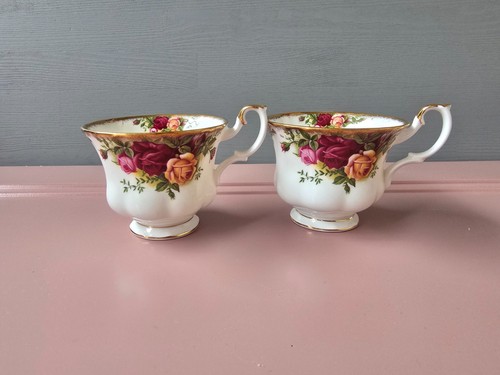Old country roses - roses, royal