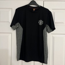Manchester United Mens Lightweight T-Shirt Black Medium Embroided Badge