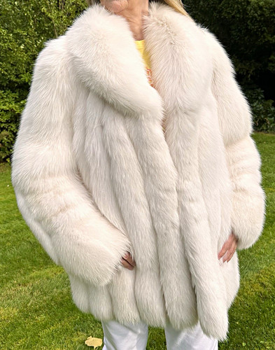 Maximilian bloomingdale s - maximilian, at