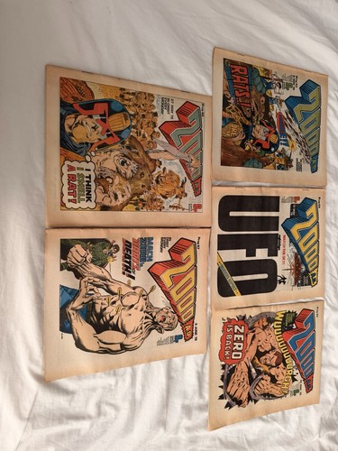 2000 judge dredd - ad, book