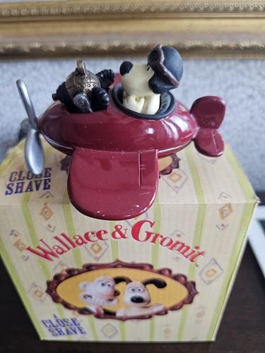 Wallace and gromit pilot - gromit,