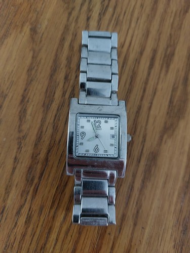 Gucci 7700l watch loose - gucci,