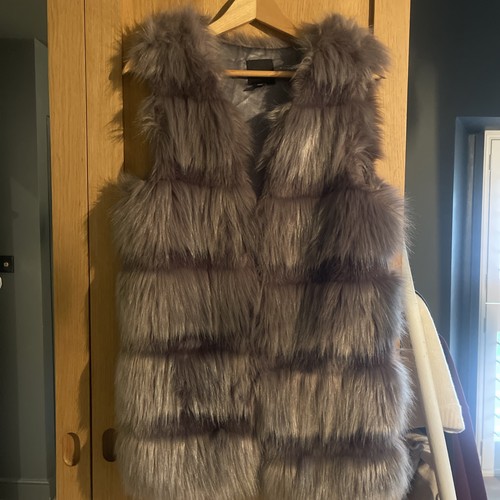 New look grey faux fur - new, gilet