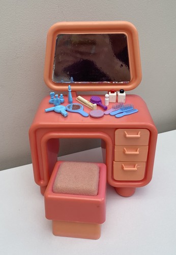 Vintage barbie dream house - barbie,