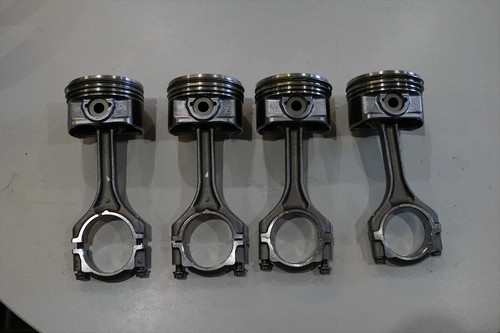Evo rods pistons new - rods,
