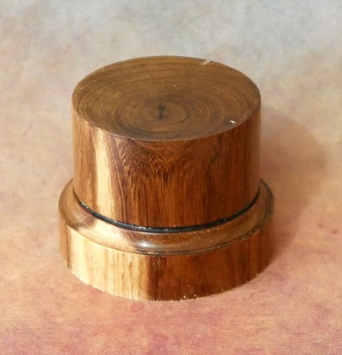 Laburnum wood display - laburnum, /