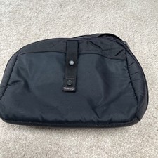 QUINNY BUZZ BLACK BAG CLIP ON CHANGING BAG 