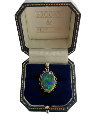 Opal triplet pendant - 9ct, gold