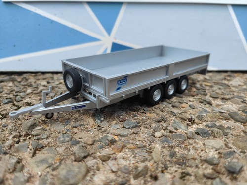 Ifor williams tri - tri, axle
