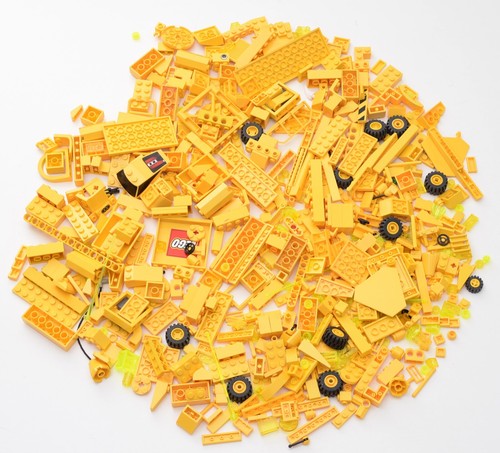 Lego half kilo - half, yellow