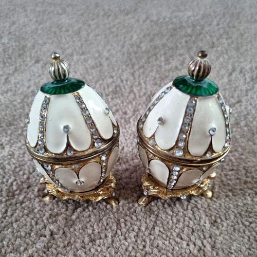Pair hinged white enamel - pair,